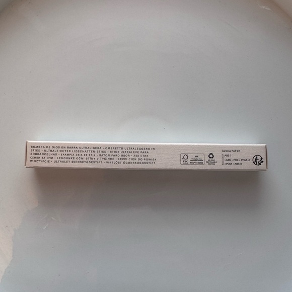 Rare Beauty All of the Above Weightless Shadow Stick in shade Growth - Picture 10 of 12